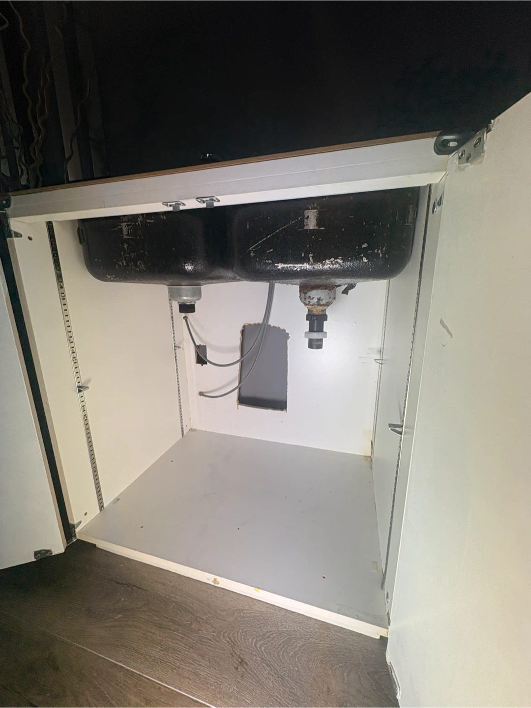 Double sink vanity unit with faucet and plumbing - photo 4