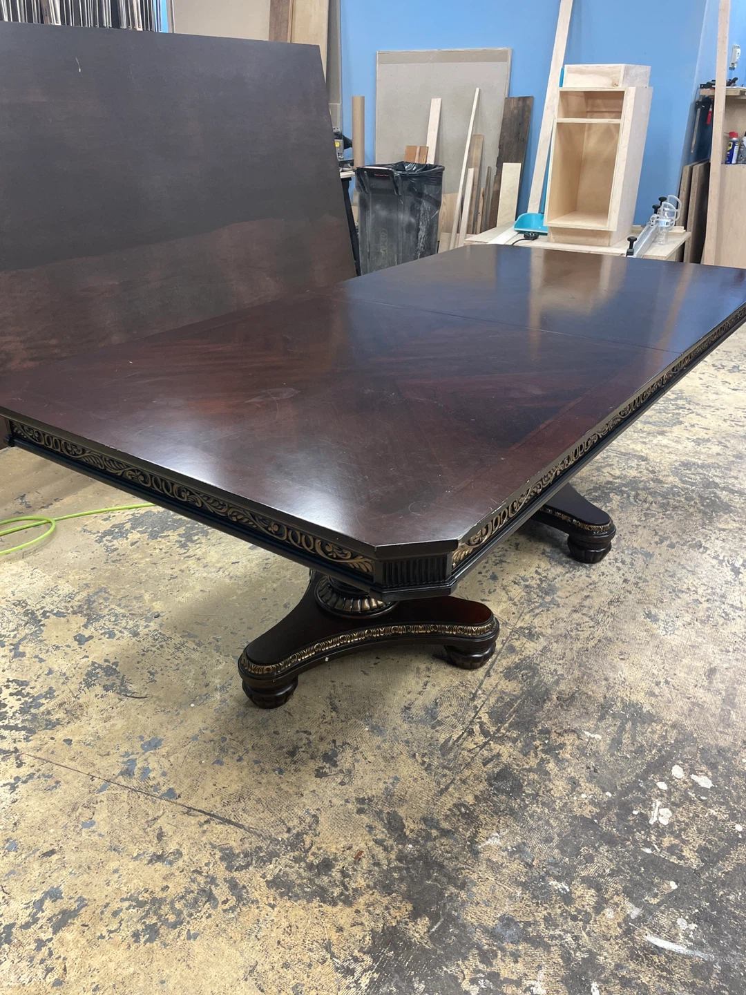 Traditional Pedestal Dining Table - photo 5