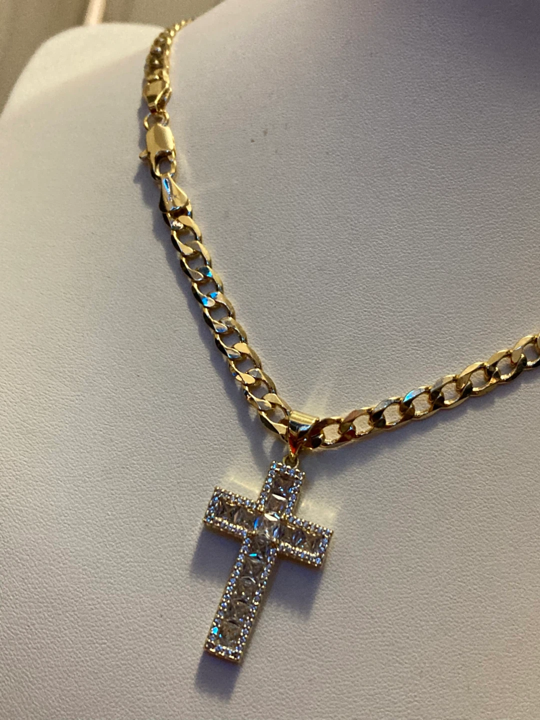 Caden chapado en oro 14k