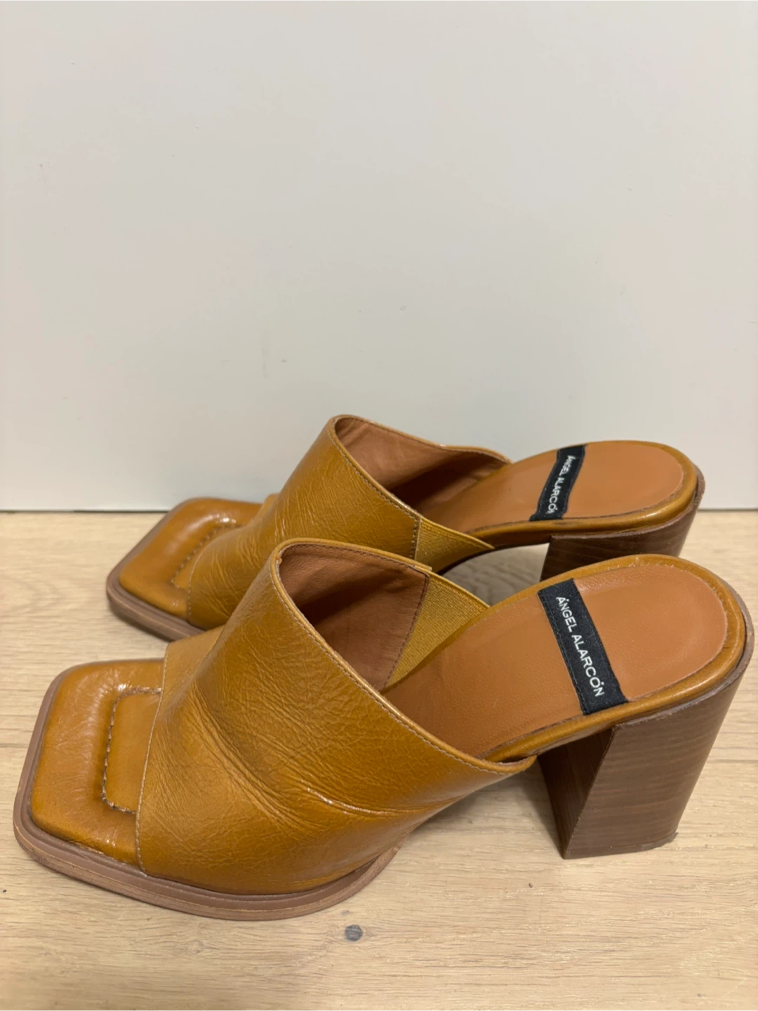 Angel Alarcon Mustard Square-Toe Heeled Mules Size 38 - photo 3