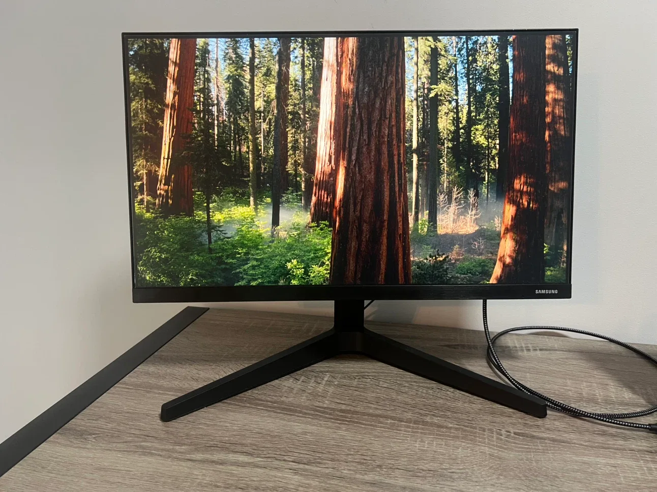 Samsung LED Monitor - photo 2
