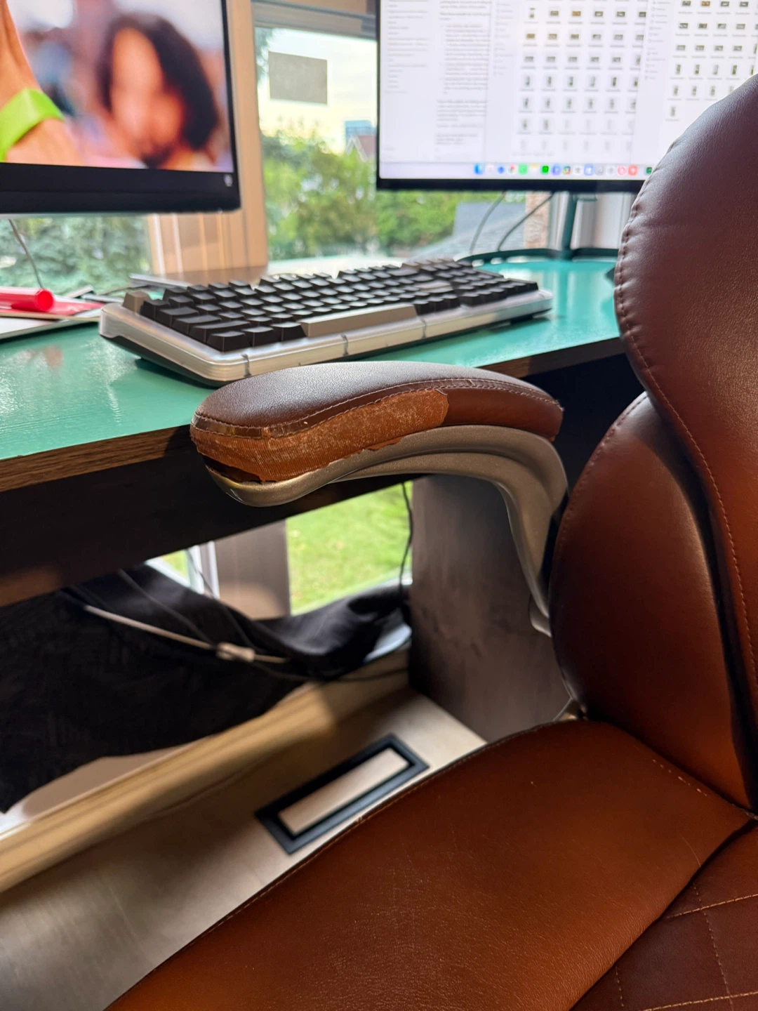 Brown Leather Executive Office Chair - photo 3