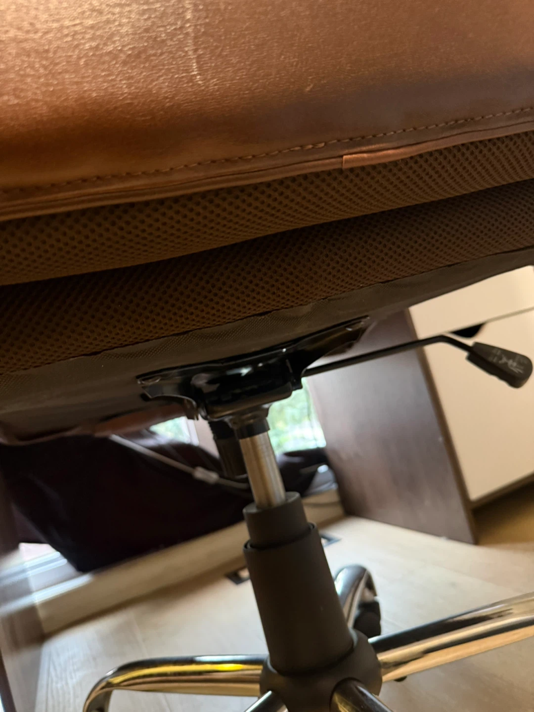 Brown Leather Executive Office Chair - photo 4