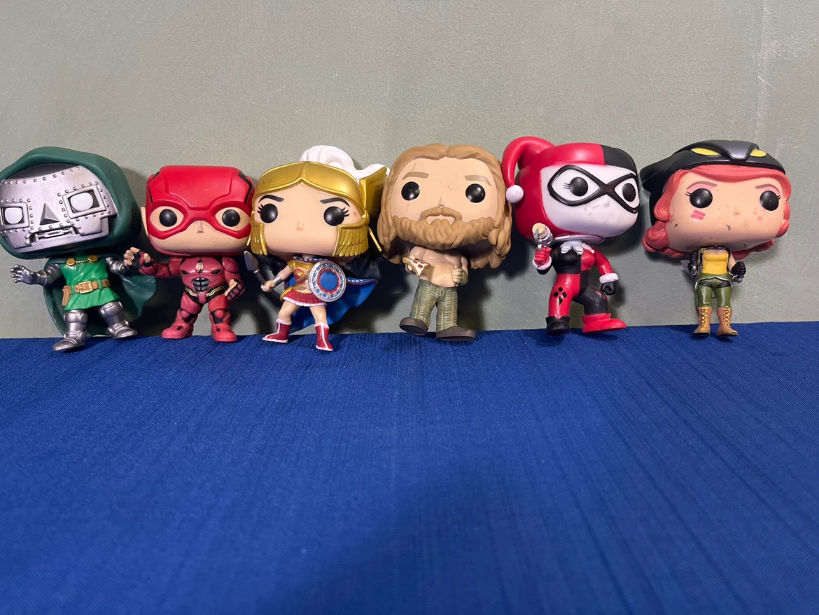 Funko Pop Collection of 6 DC and Marvel Figures - photo 5