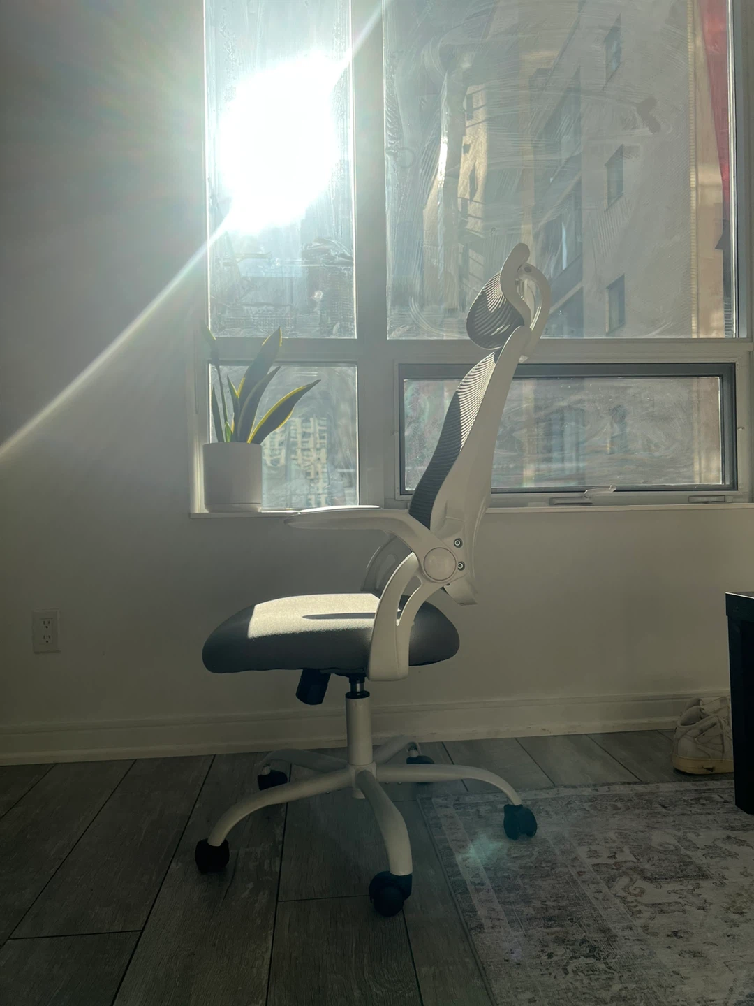 White ergonomic office chair with mesh back - photo 4