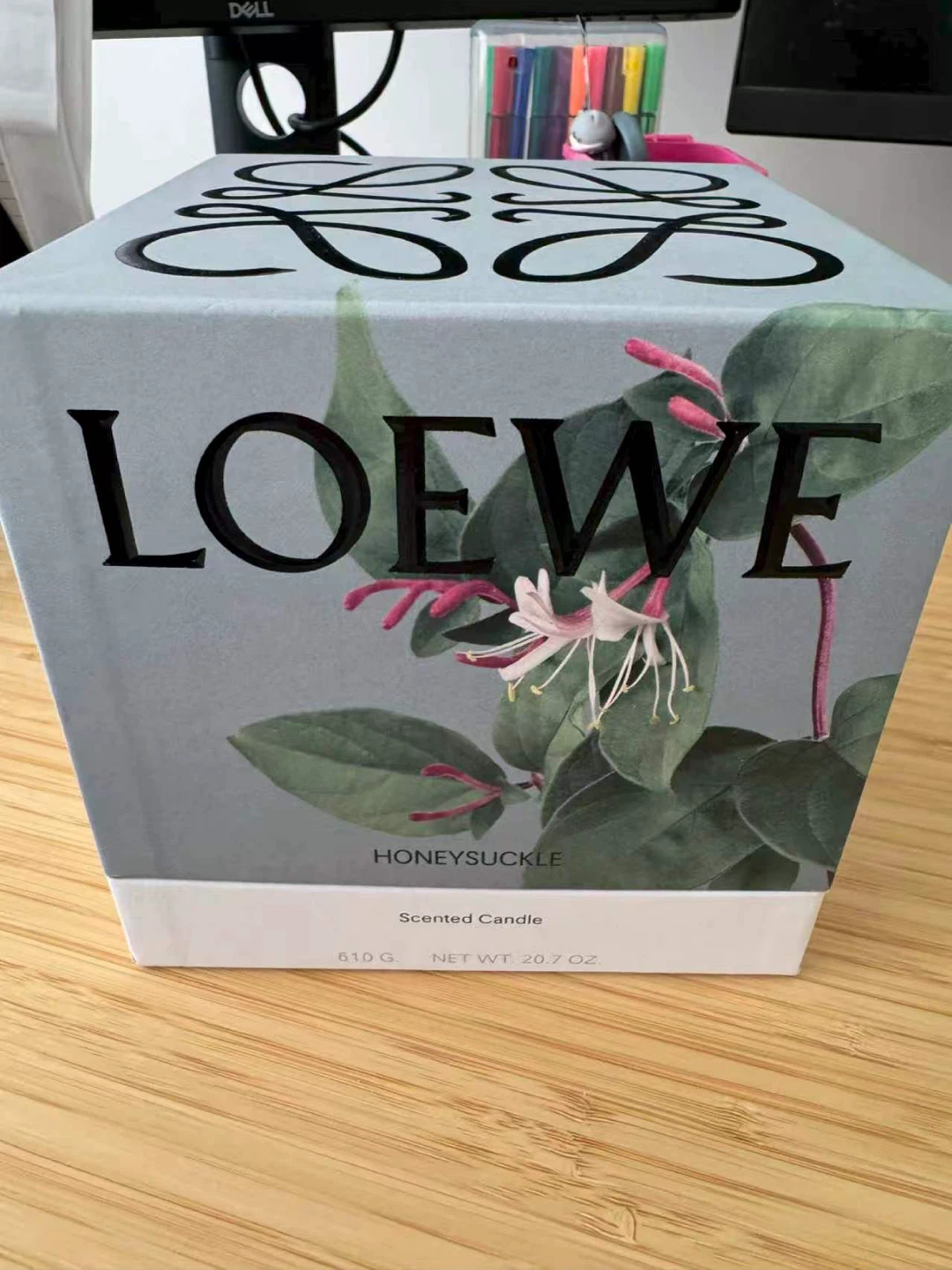 BRAND NEW Huge LOEWE Honeysuckle Candle - photo 4