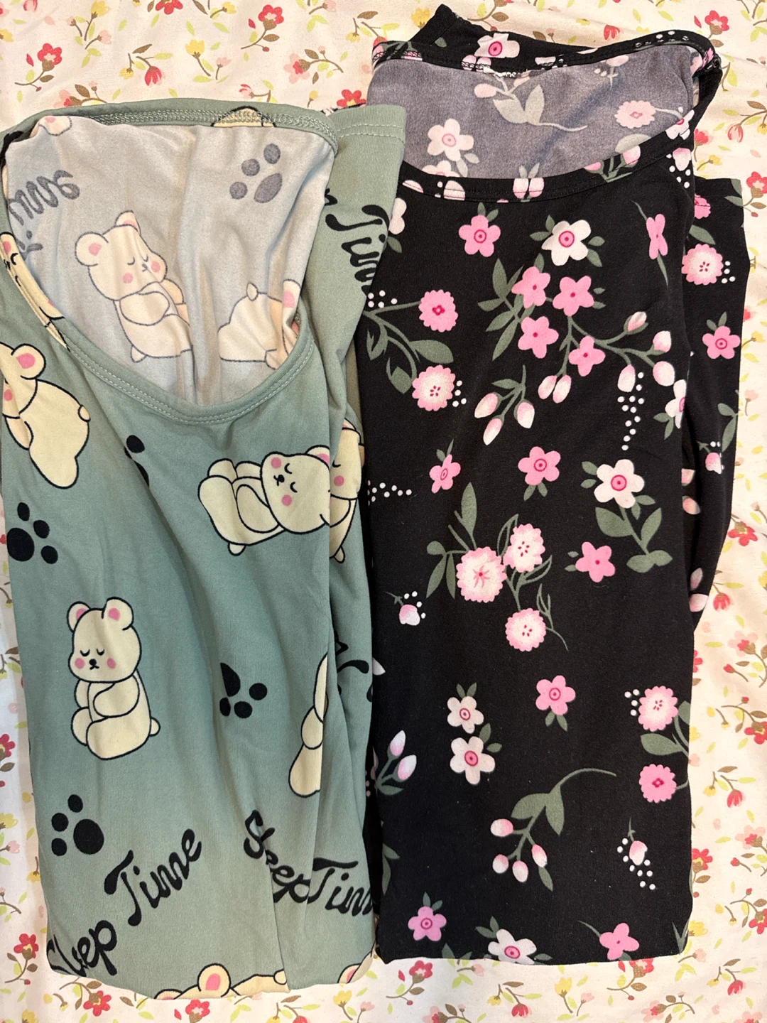 T-Shirts and 2 night dresses-50 cents each - photo 5