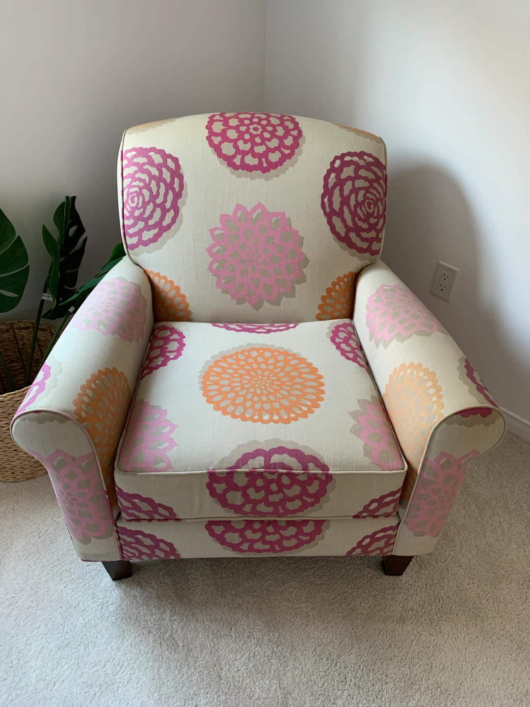 Floral pattern accent chair - photo 2