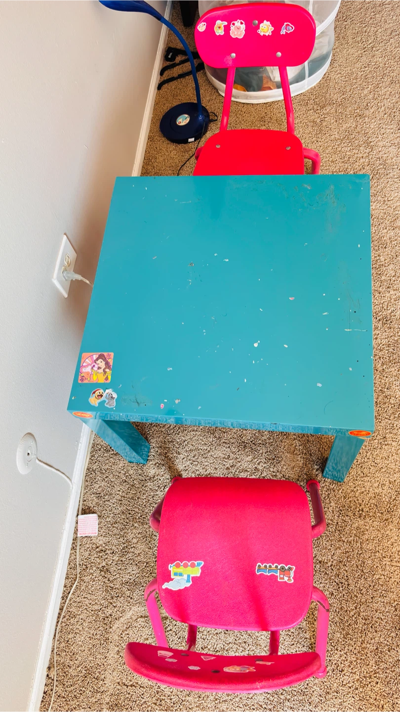 Kids Table and Chairs Set