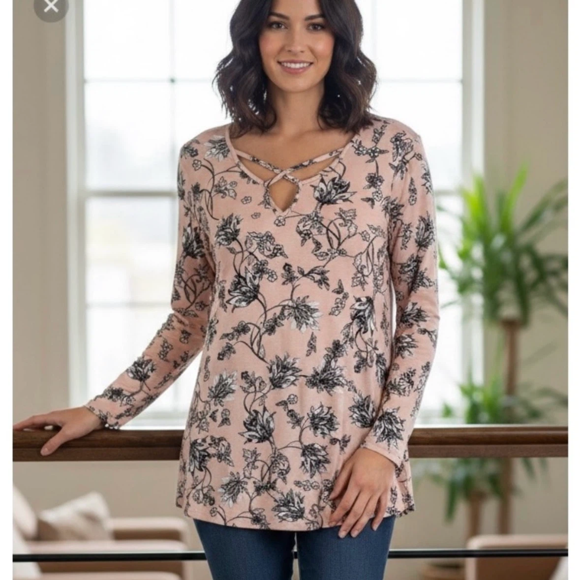 Lily Morgan Crisscross Neck Long Sleeve Floral Top Womens Size M