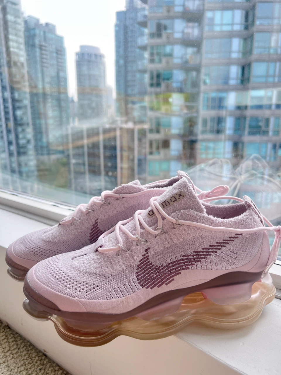 Brand New Nike Air Max Flyknit sneakers, women's size 8