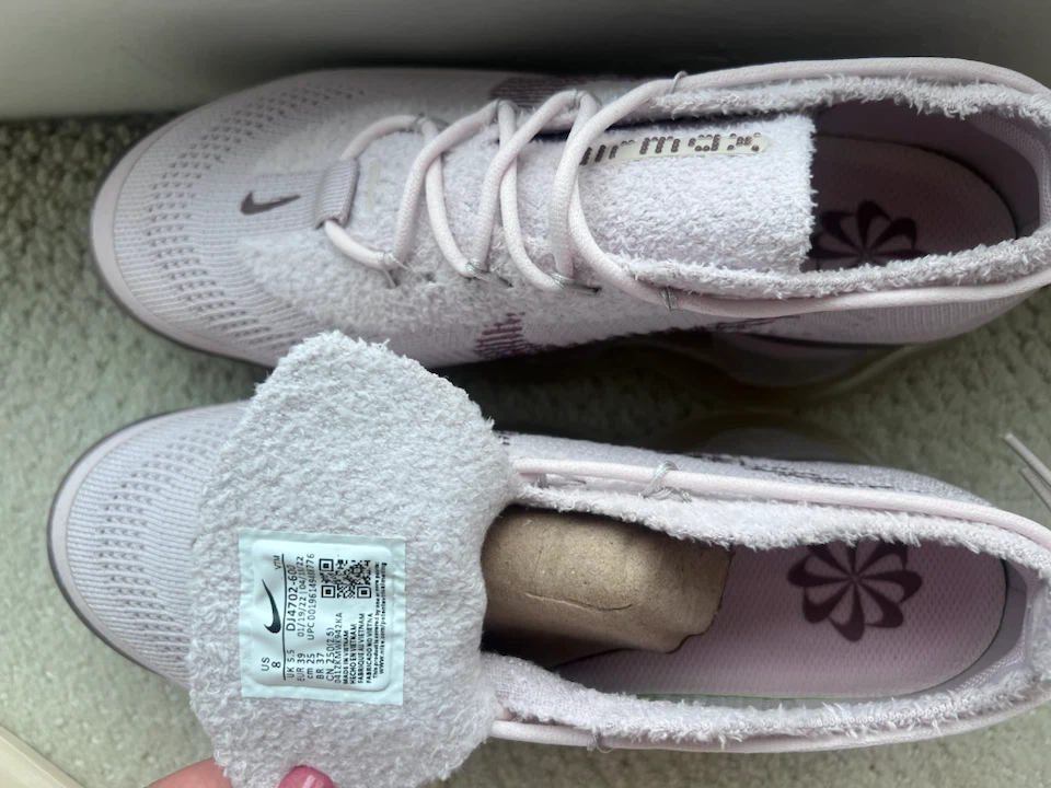 Brand New Nike Air Max Flyknit sneakers, women's size 8 - photo 2