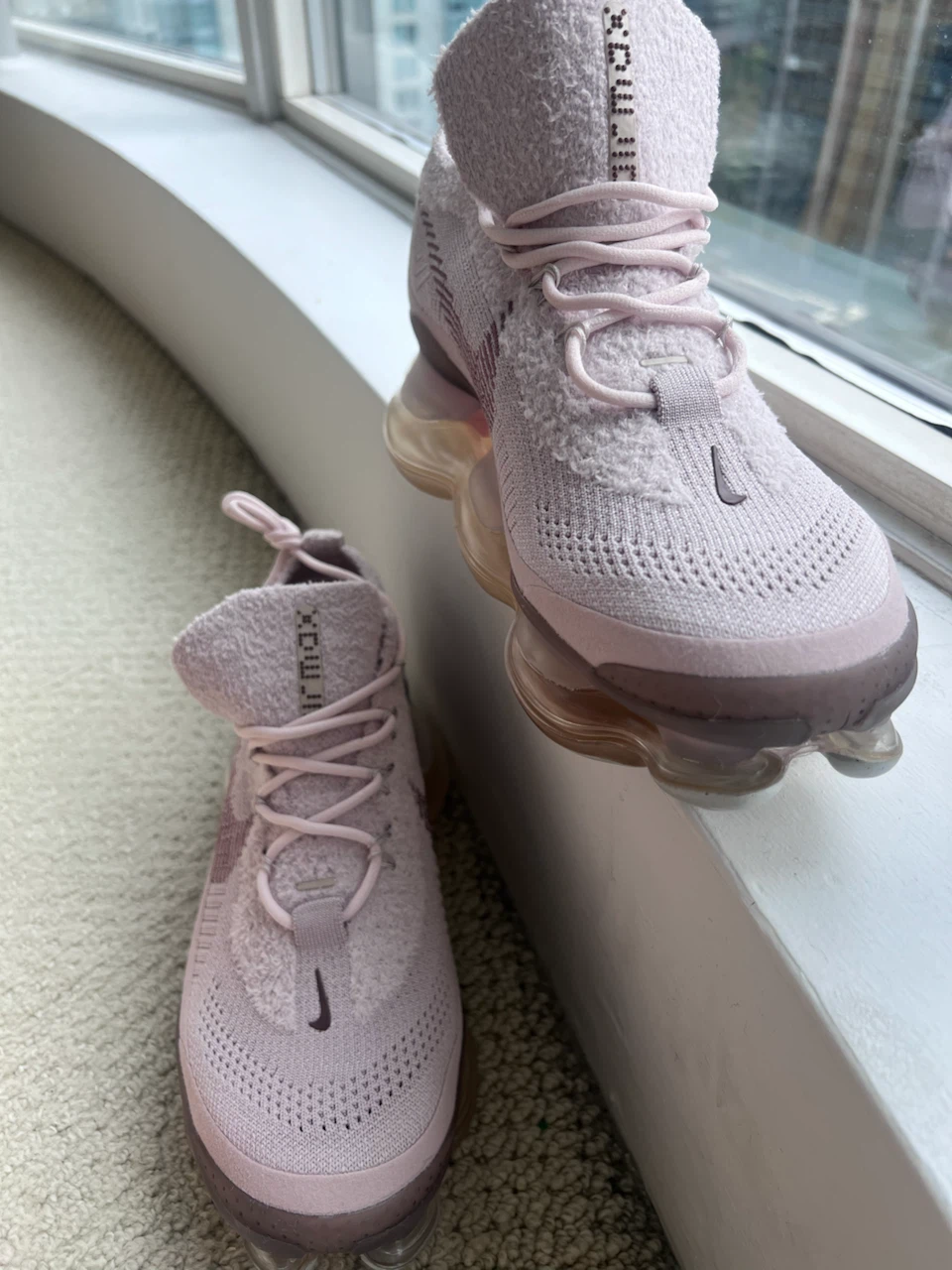 Brand New Nike Air Max Flyknit sneakers, women's size 8 - photo 4