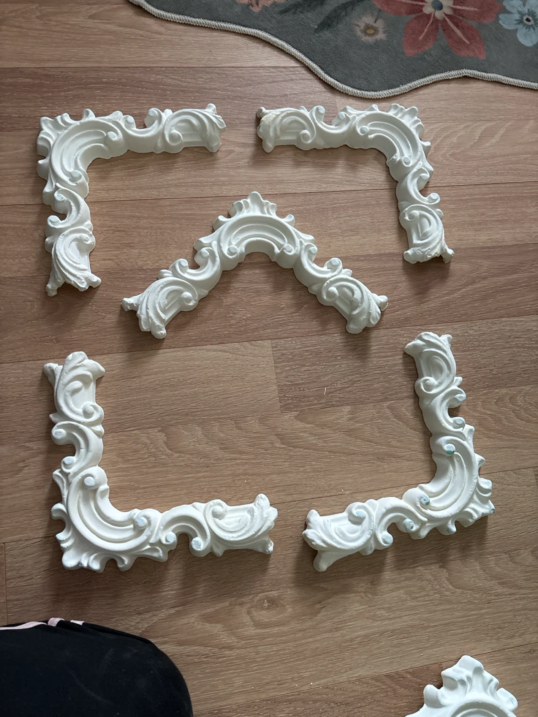 Decorative Baroque Style Molding Corners