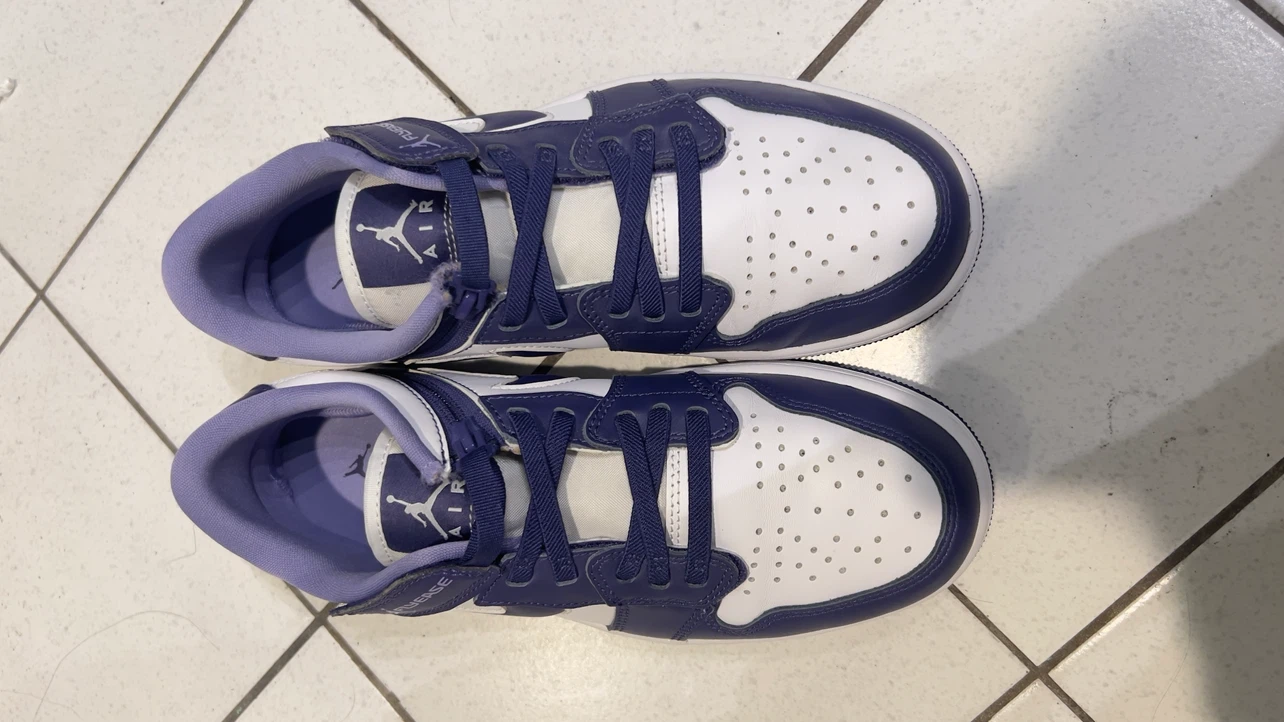 Air Jordan 1 Low FlyEase