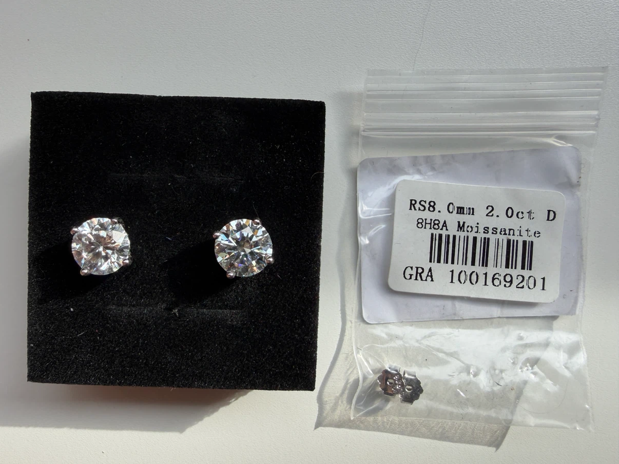2.0ct Moissanite earrings - photo 4