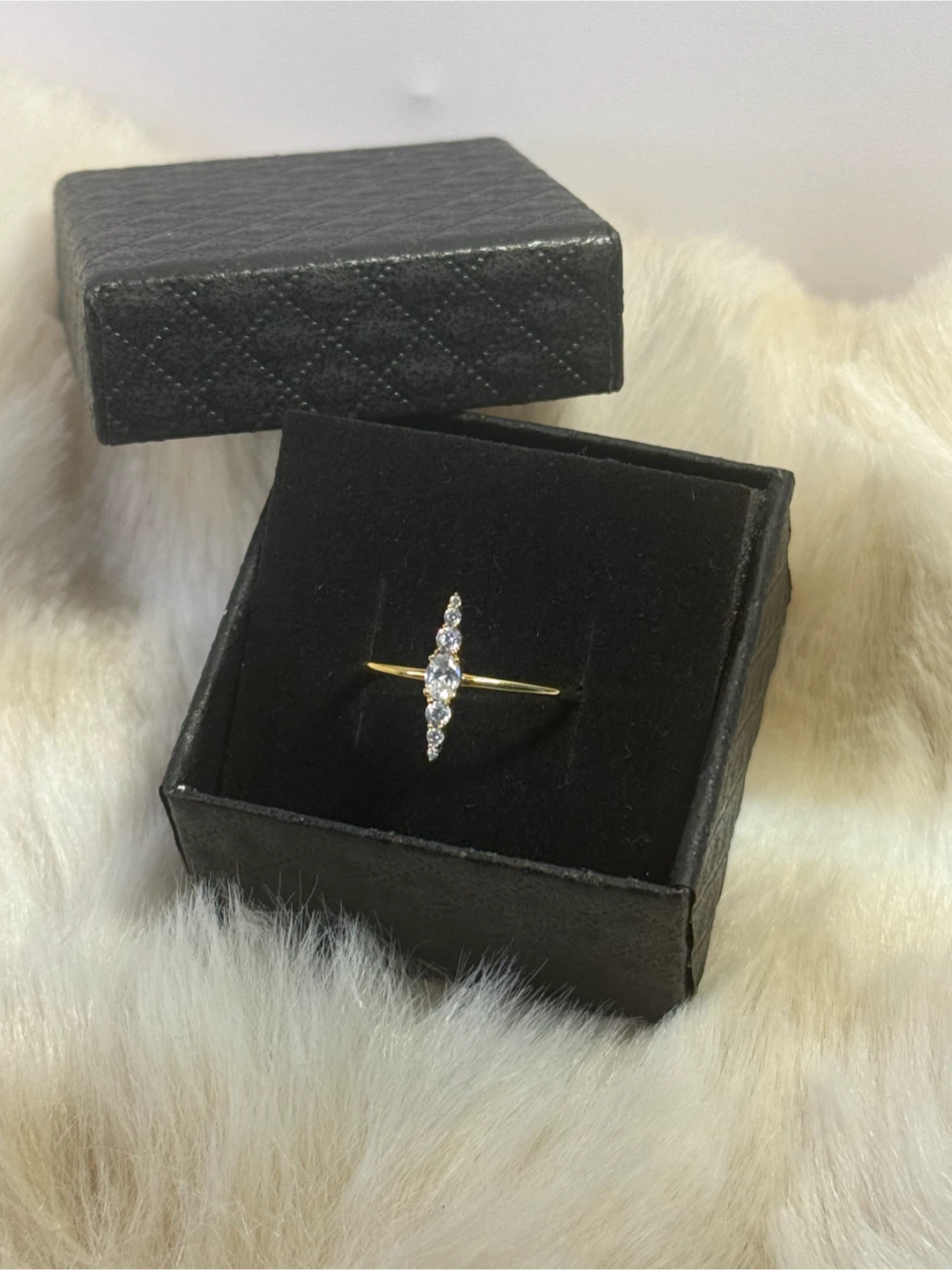 Gold Tone Multi-Stone Ring Size 8