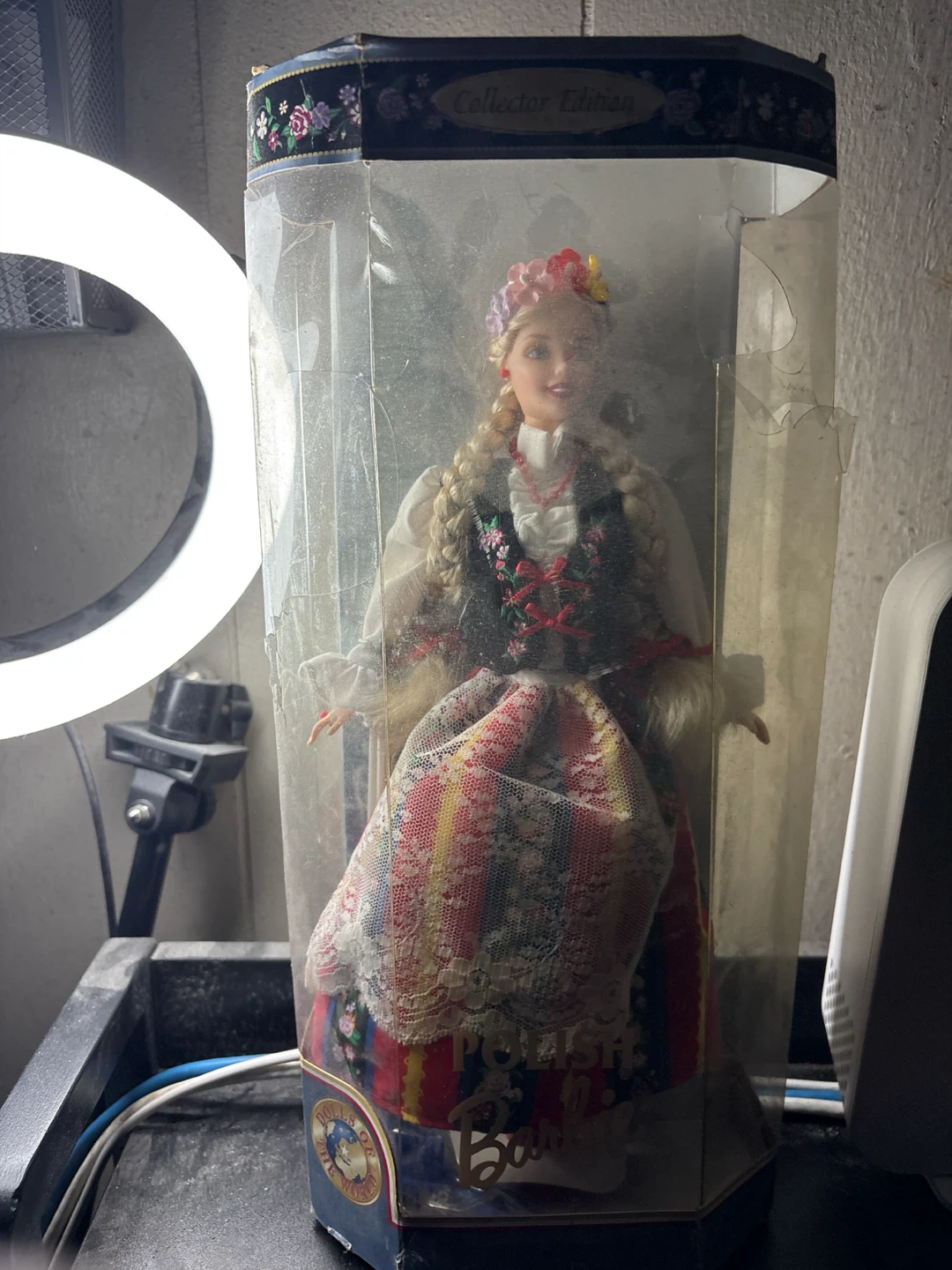 Collector Edition Polish Barbie Doll - photo 3