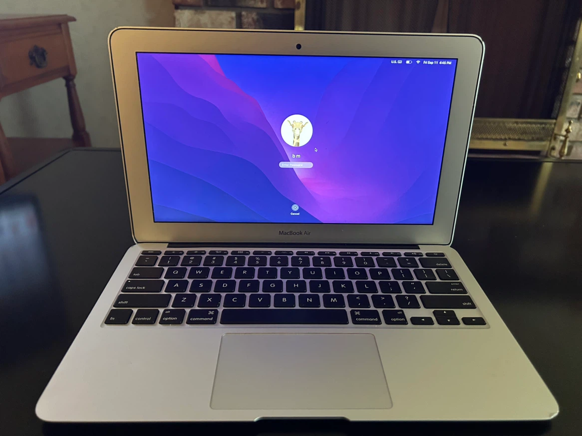 Apple MacBook Air 11-inch Early 2015