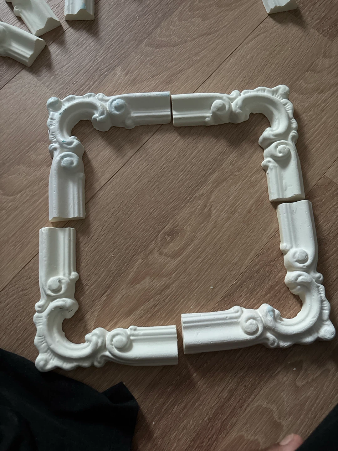 Set of 16 Decorative Corner Moldings - photo 3