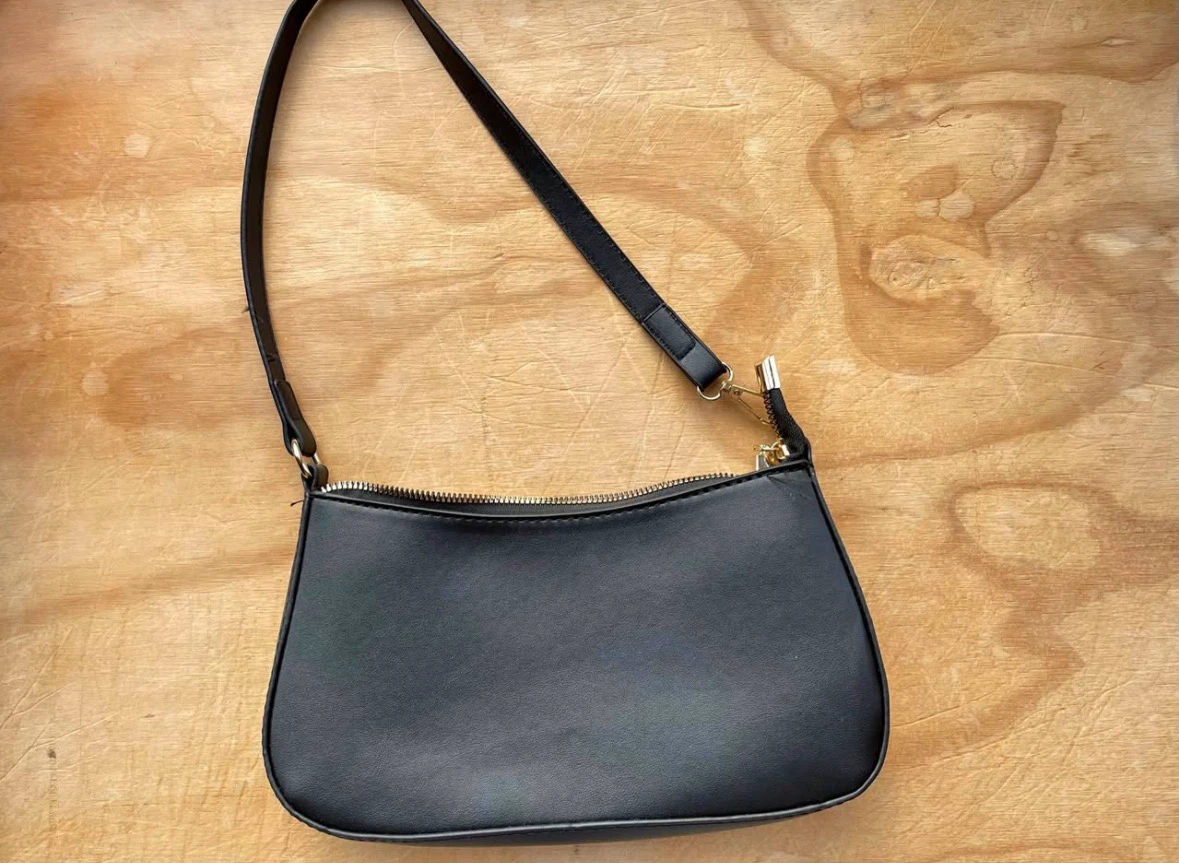 Black shoulder bag
