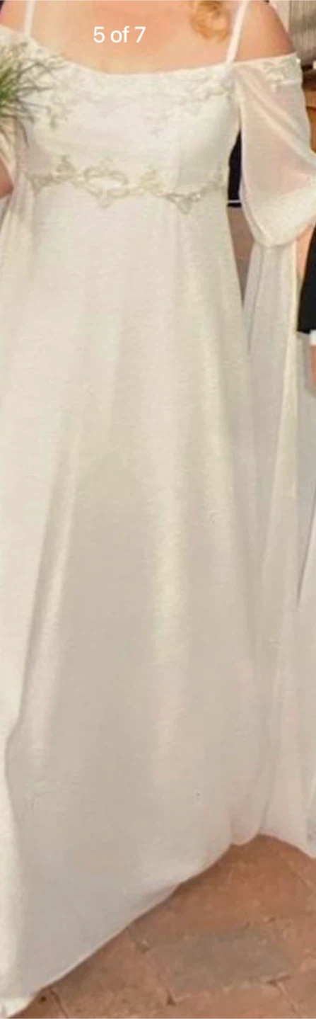 White Wedding Dress with Off-Shoulder Sleeves - photo 3