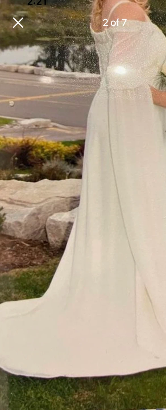 White Wedding Dress with Off-Shoulder Sleeves - photo 5