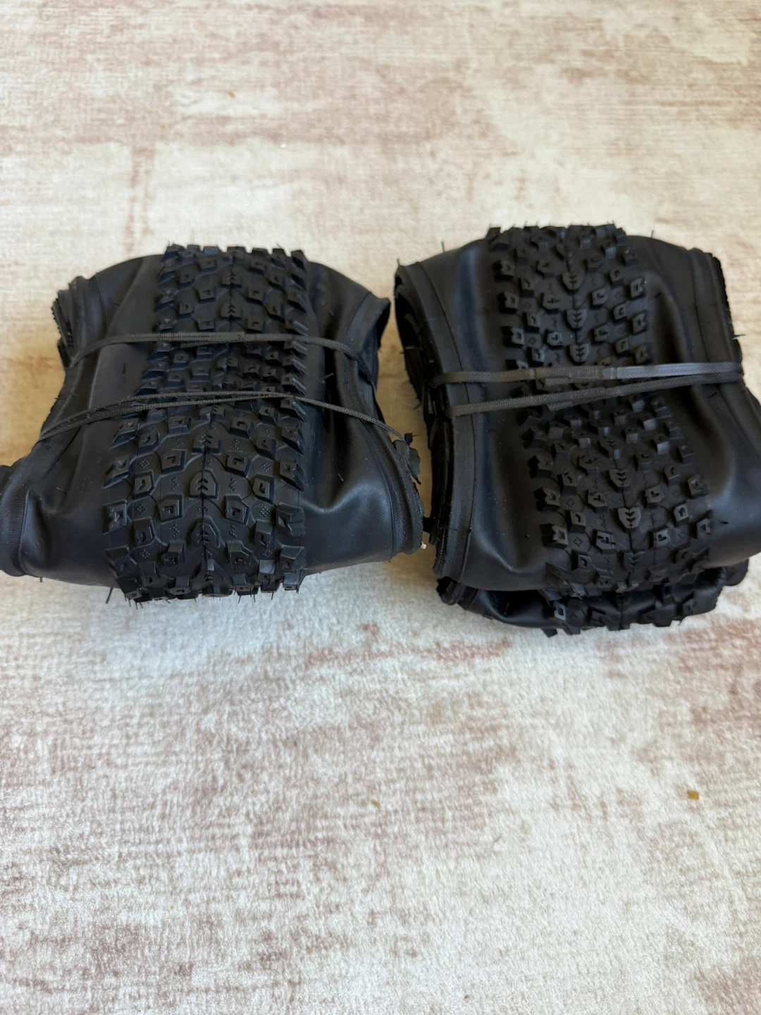 FengCan 24x2.125 Bicycle Tire Double - photo 2