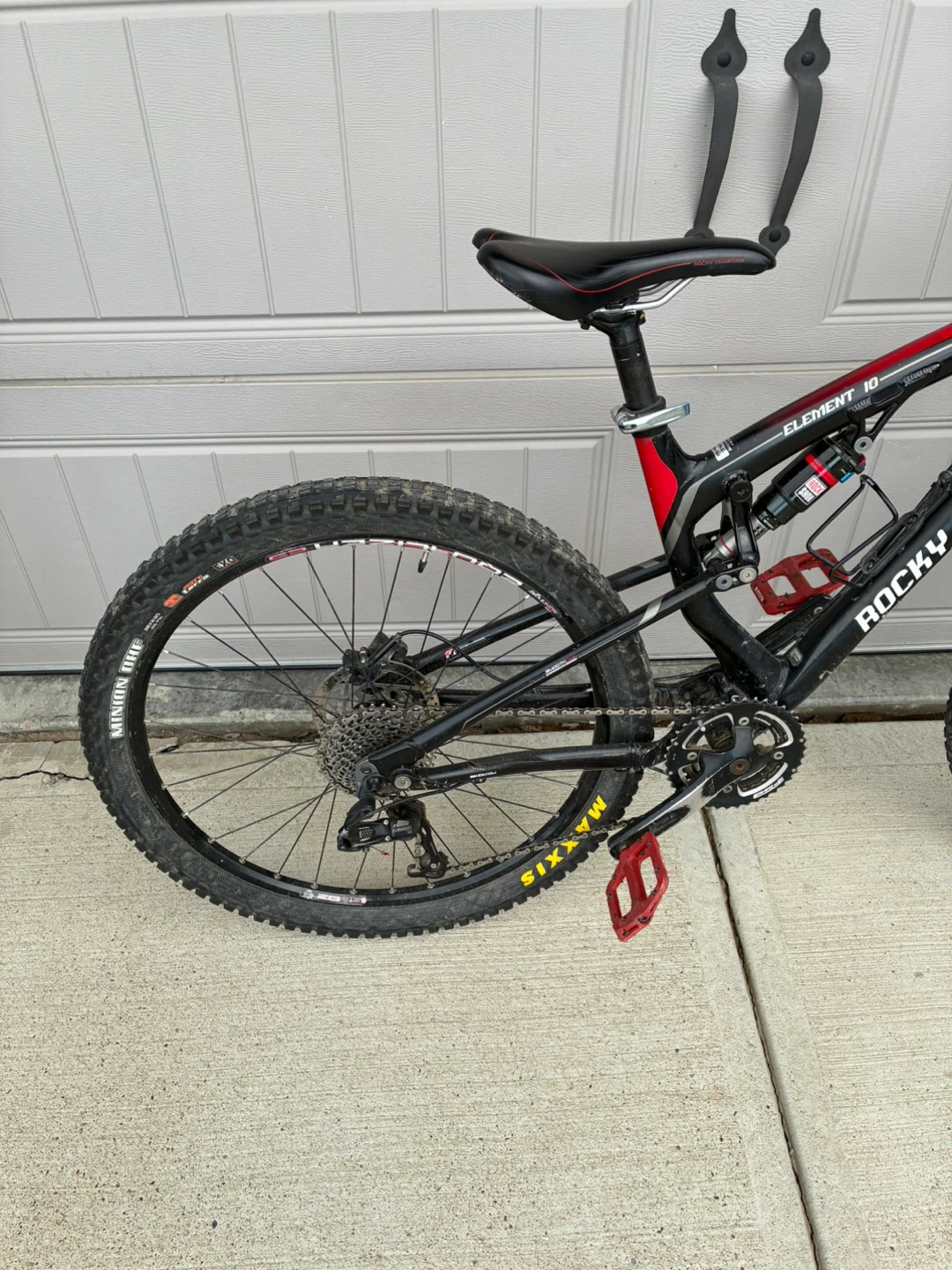 Rocky Mountain Element 10 Mountain Bike - photo 2
