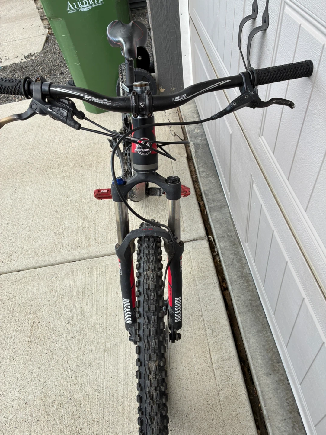 Rocky Mountain Element 10 Mountain Bike - photo 4