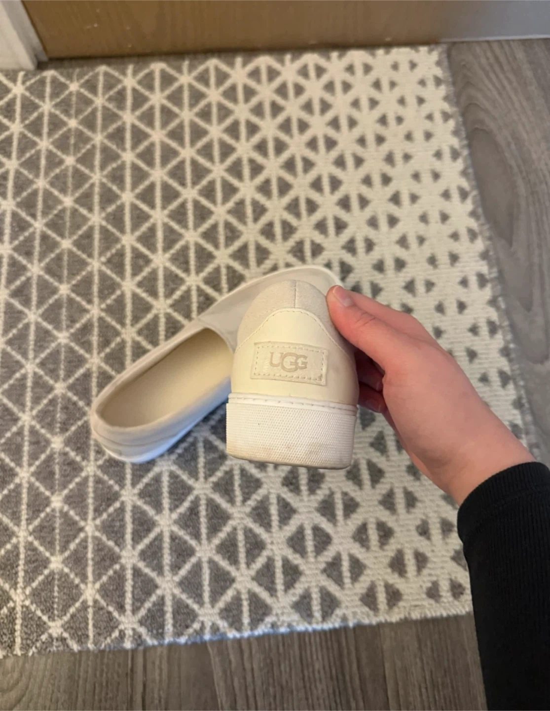UGG Loafers/Slip-Ons size 9 - photo 2