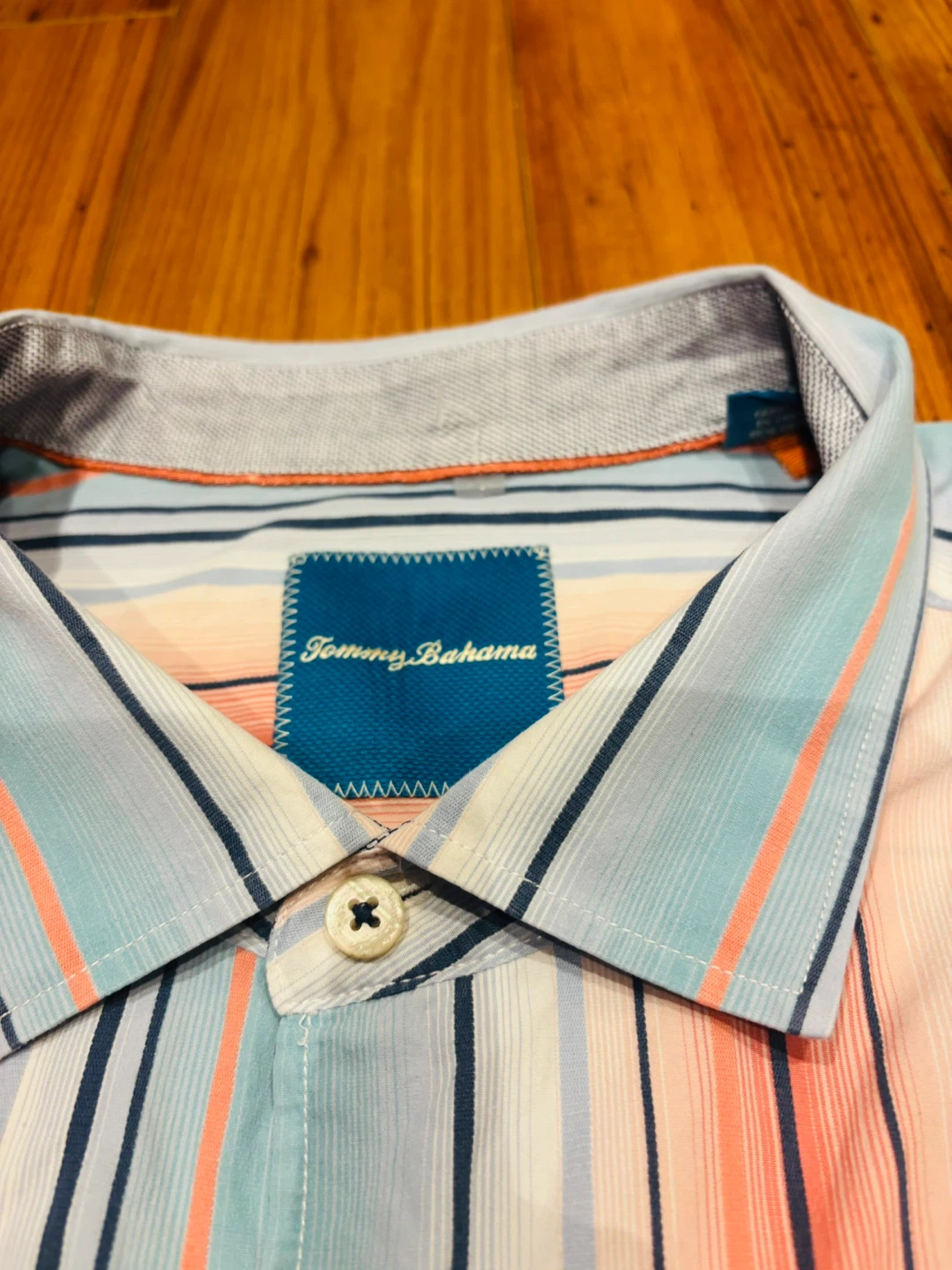 BN Tommy Bahama button-up shirt (M-XXL) - photo 2