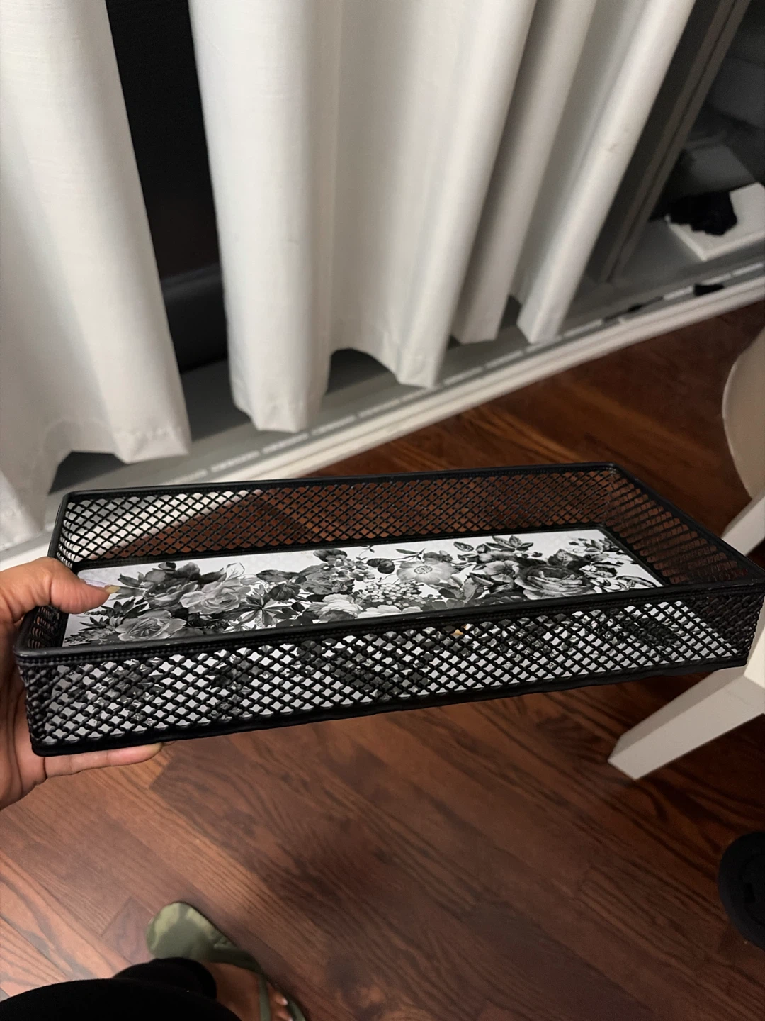 Black Metal Mesh Floral Tray - photo 2
