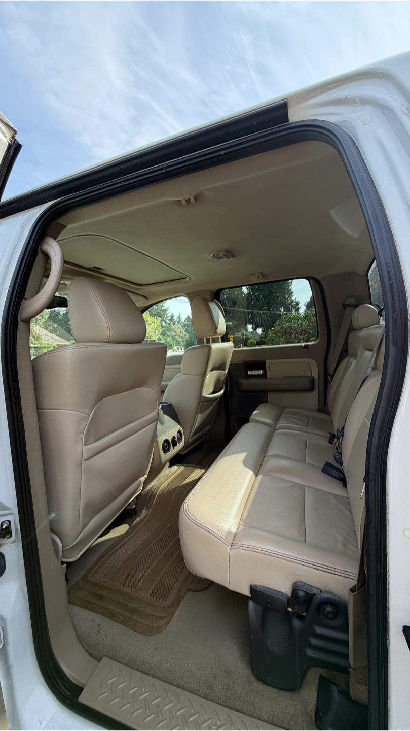 Ford F-150 Lariat Pickup Truck - photo 4