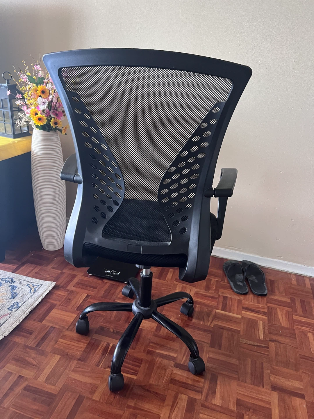 Black Ergonomic Mesh Office Chair - photo 3