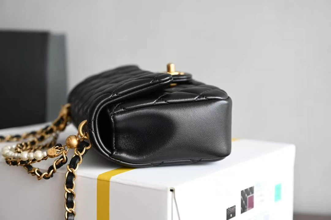 Black Quilted Flap Bag with Pearl Chain - photo 3