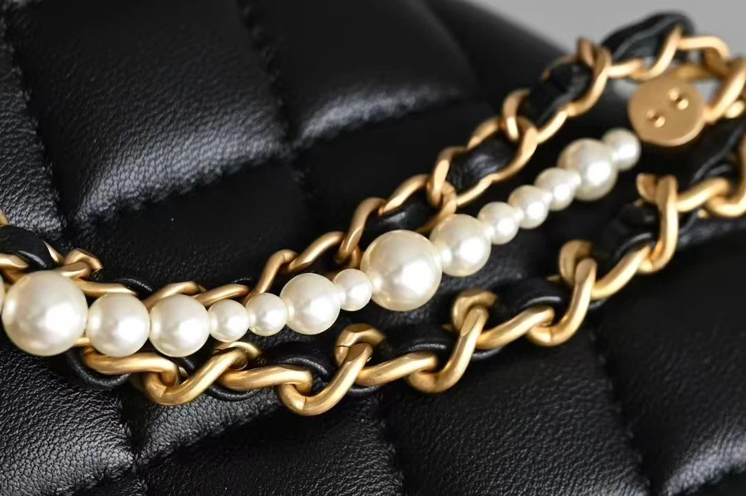 Black Quilted Flap Bag with Pearl Chain - photo 4