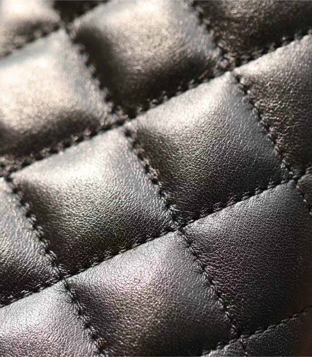 Black Quilted Flap Bag with Pearl Chain - photo 5