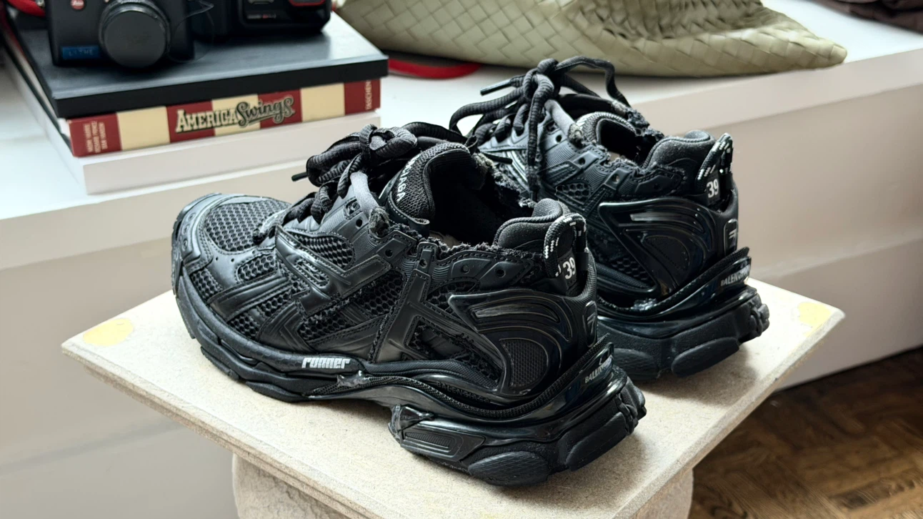 Balenciaga Runner Sneakers - Black - Size 39 - photo 4