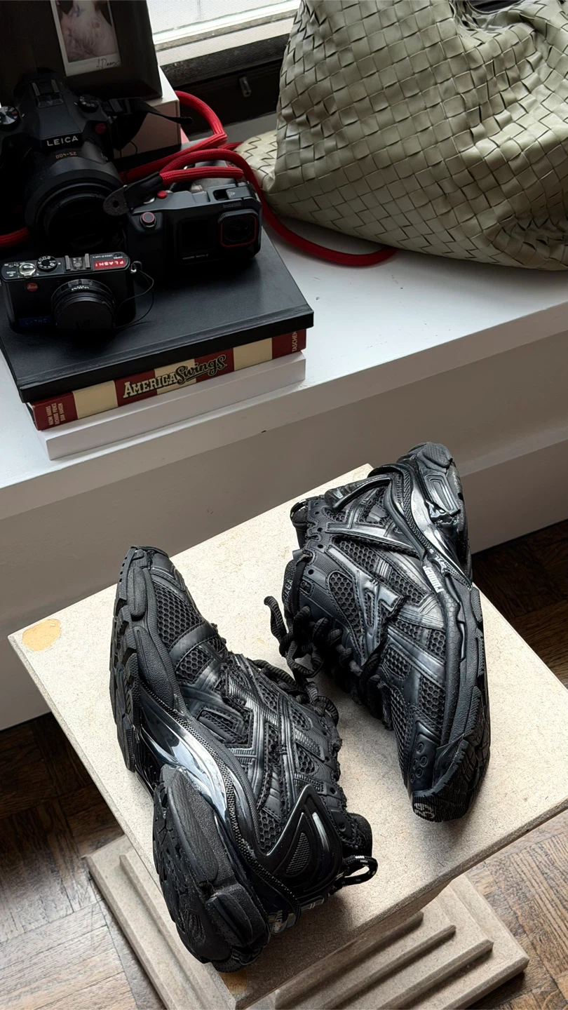 Balenciaga Runner Sneakers - Black - Size 39 - photo 5