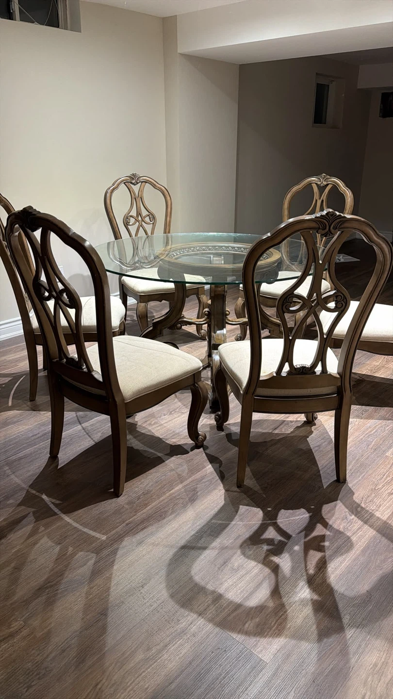 Traditional Dining Set with Glass Table and 4 Chairs