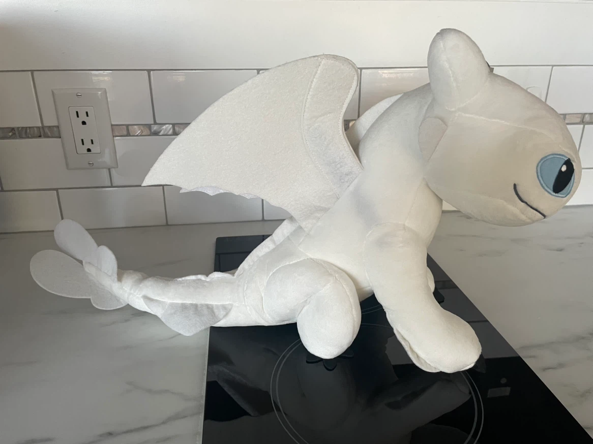 DreamWorks Light Fury Plush - photo 3