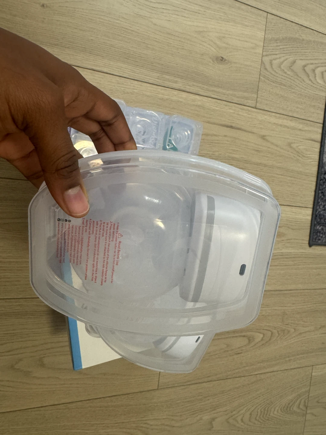 Bellababy Electric Breast Pump and Lansinoh Pads - photo 5