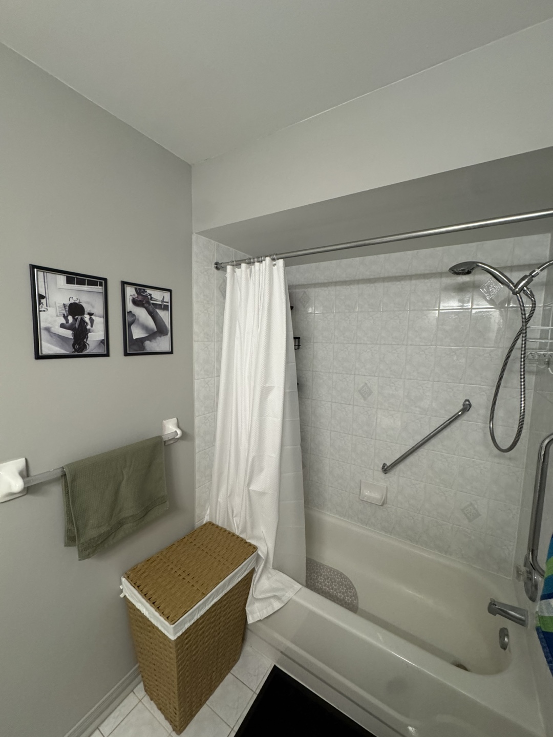 Room for rent with private washroom - photo 5