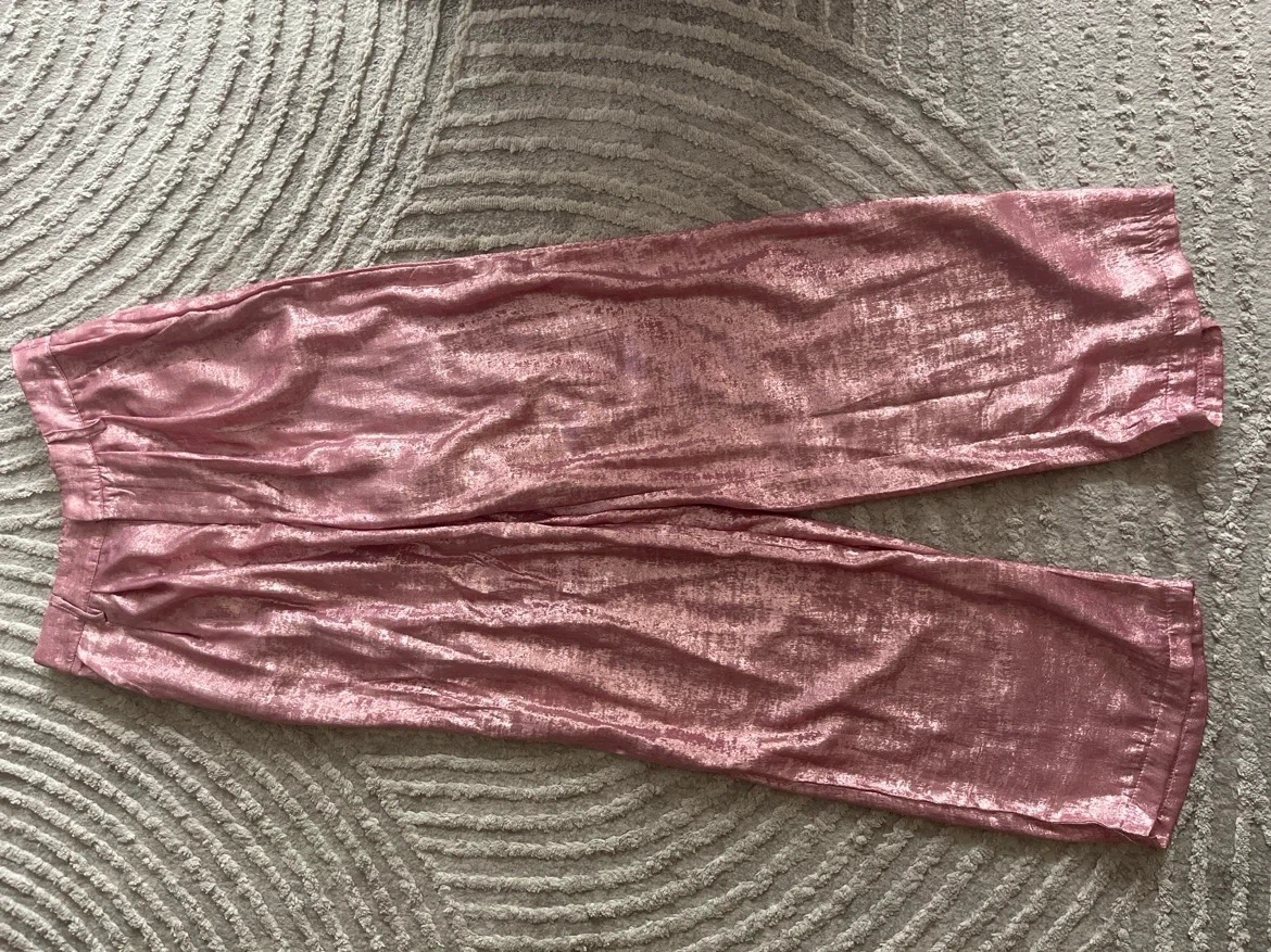Pink metallic Pants NEW retail $26 - photo 3