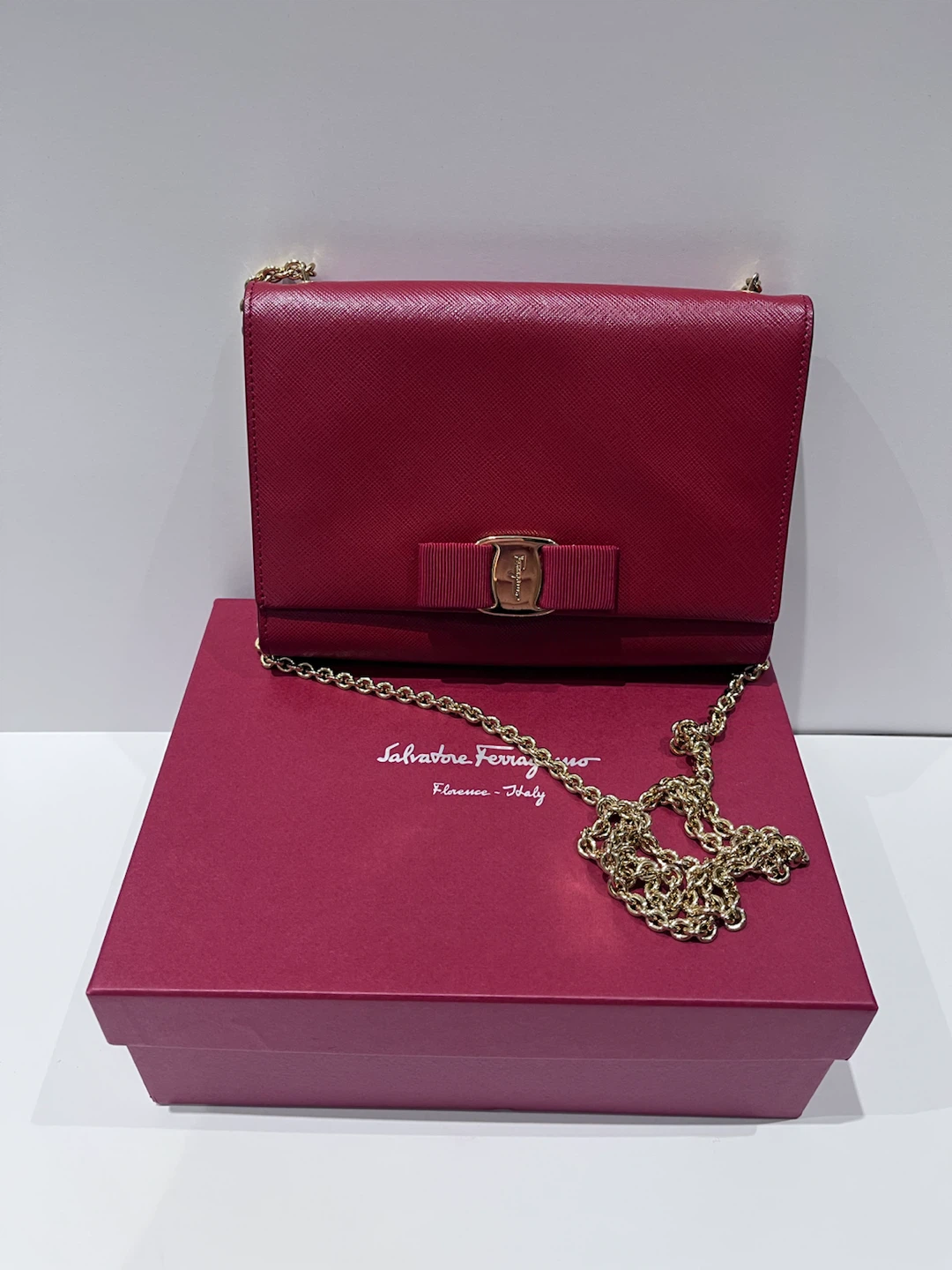 Preowned Authentic Salvatore Ferragamo Vara Ribbon Chain Bag