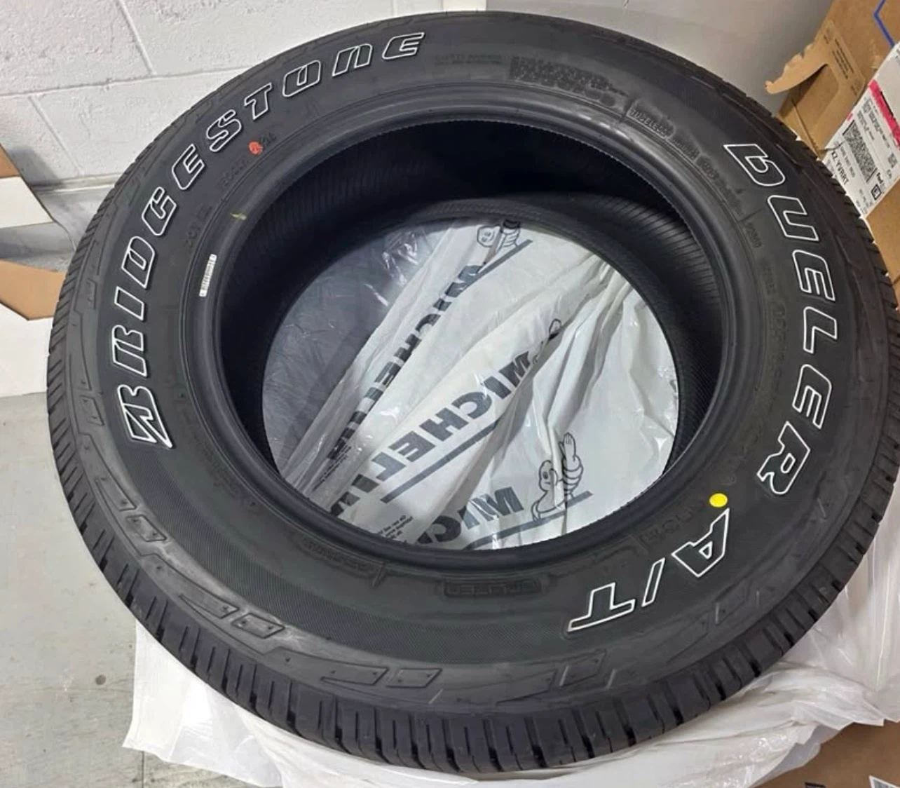 Bridgestone Dueler A/T 225/65R17 Tire