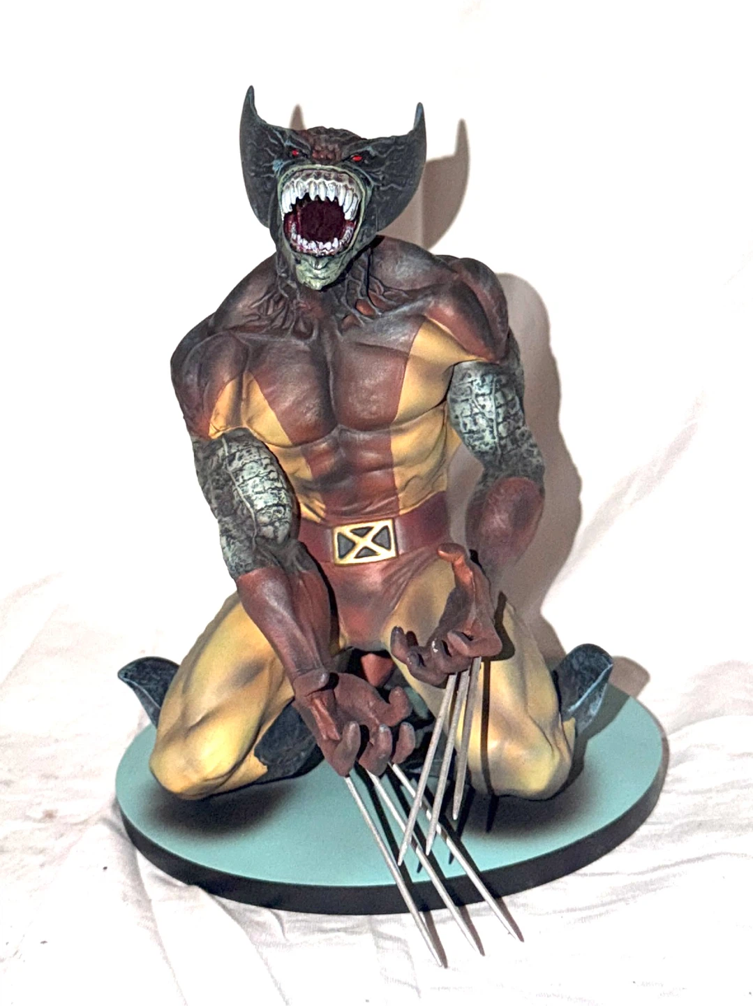 Marvel Milestone Brood Wolverine Limited Edition Collectible - photo 5