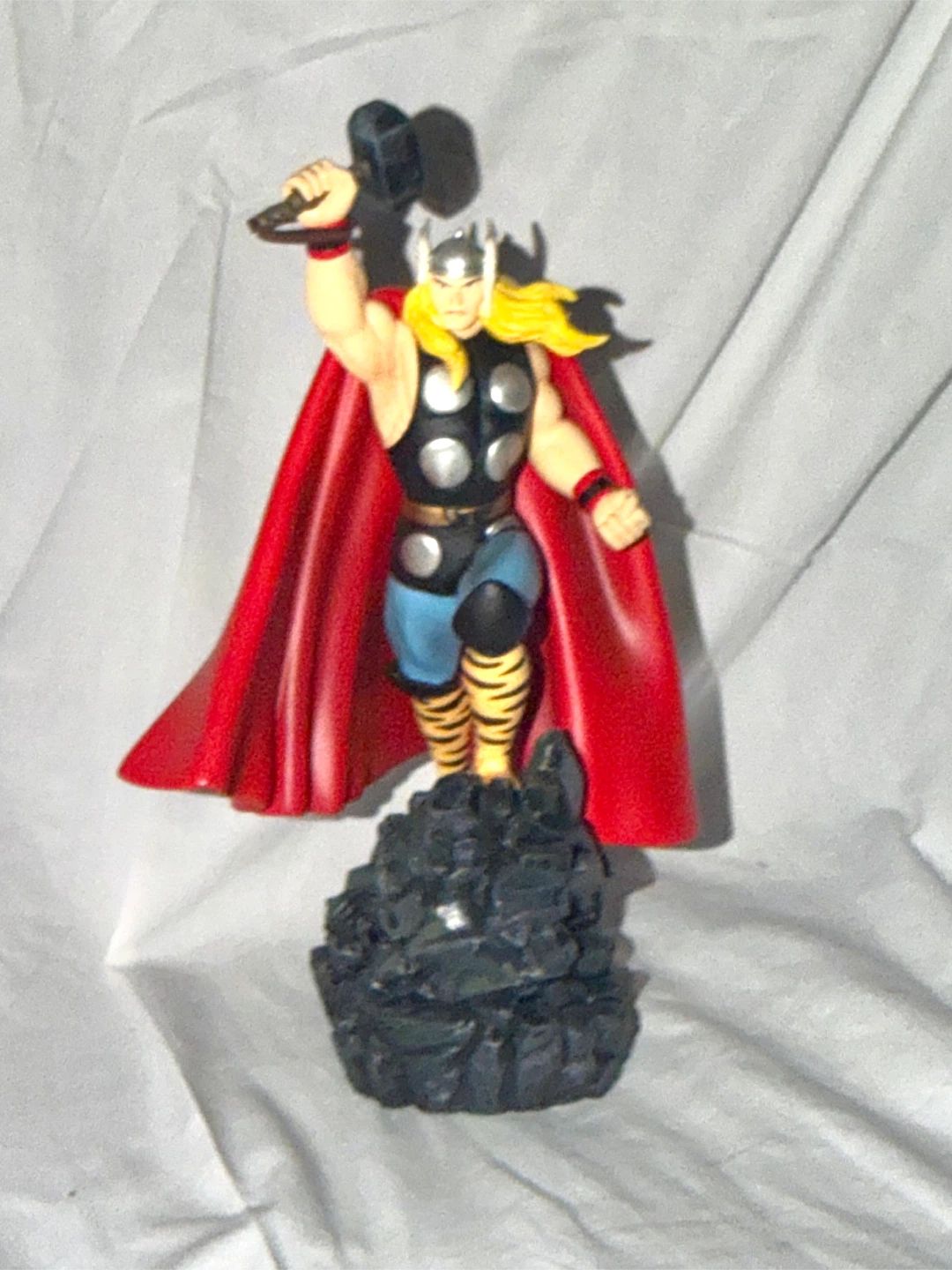 Bowen Designs The Mighty Thor Mini Statue - photo 2