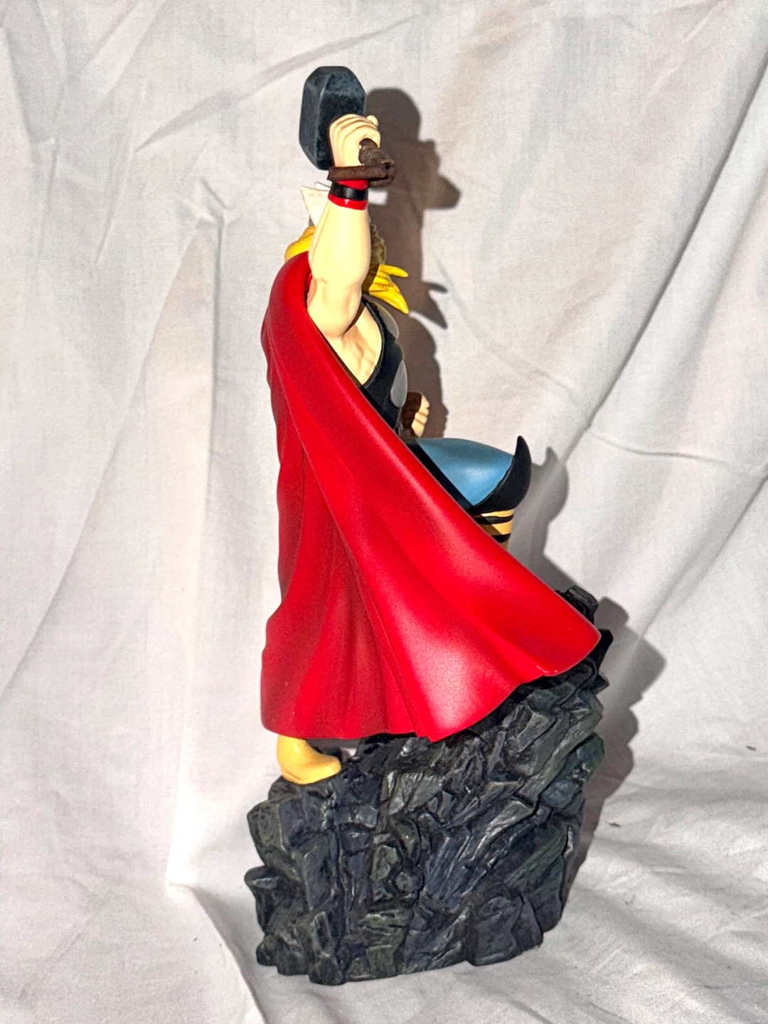 Bowen Designs The Mighty Thor Mini Statue - photo 3